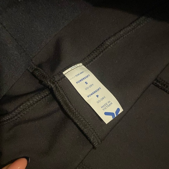 Wide leg black pant from Old Navy - Picture 7 of 7